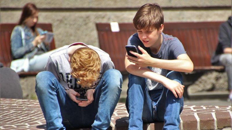 Image showcasing The Psychology Behind FOMO (Fear of Missing Out) - Cerebral